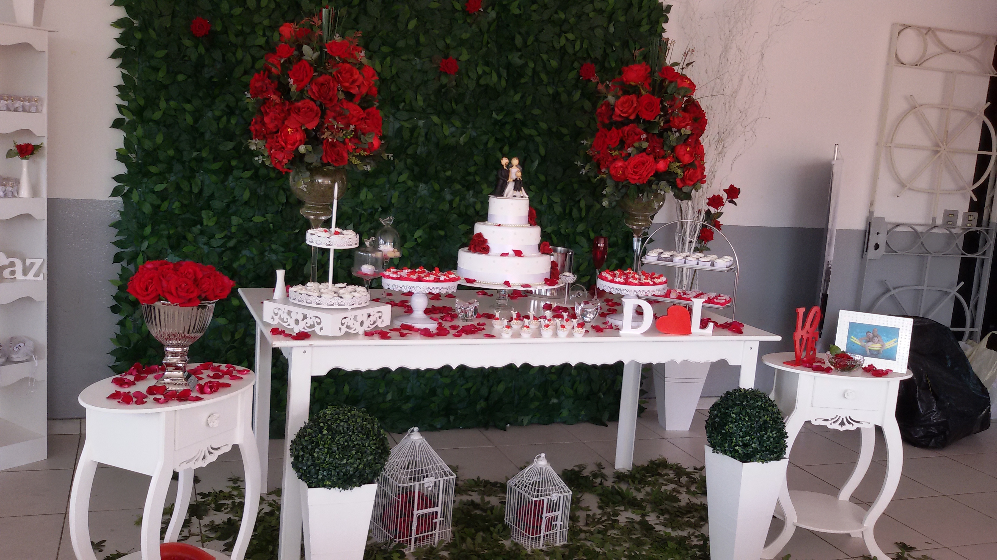 Decoração de casamento vermelho e branco provençal
