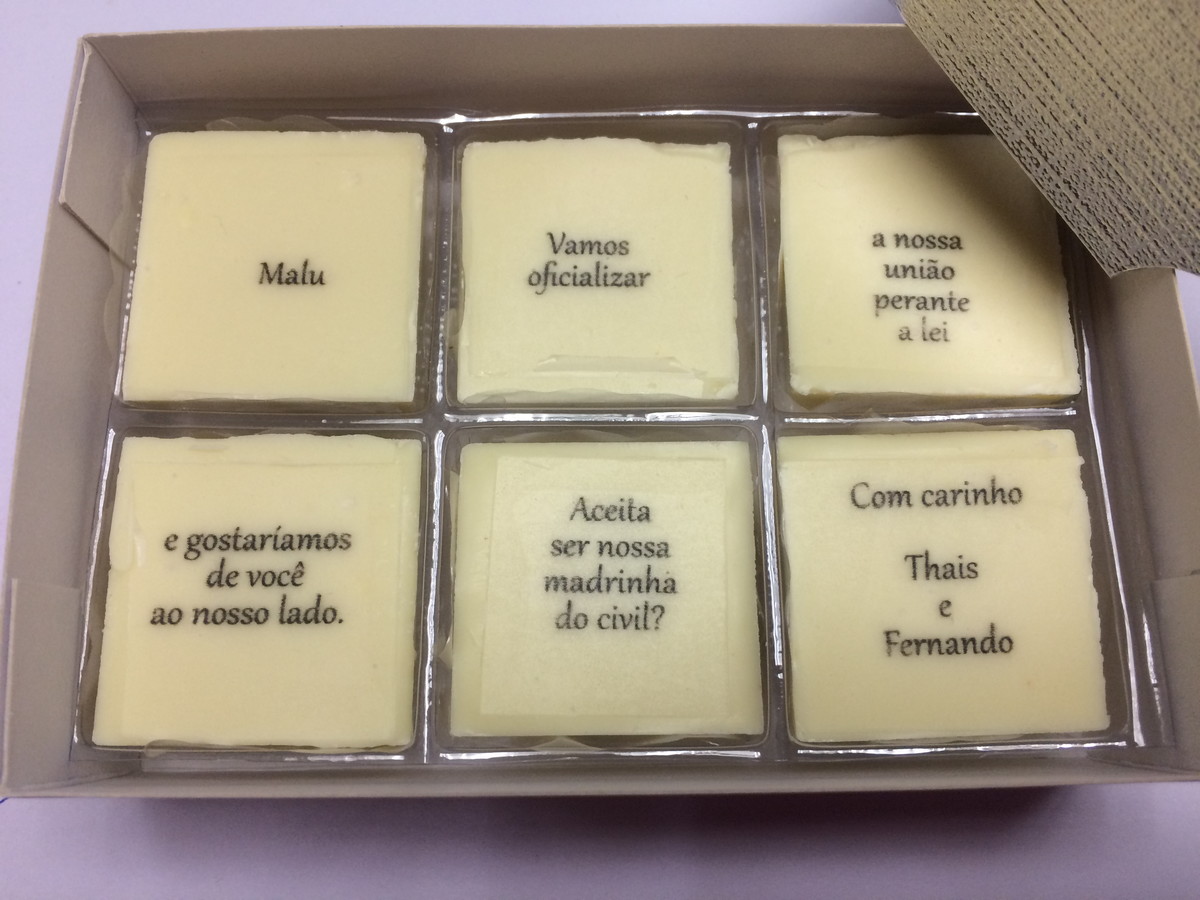 caixa convite com chocolates
